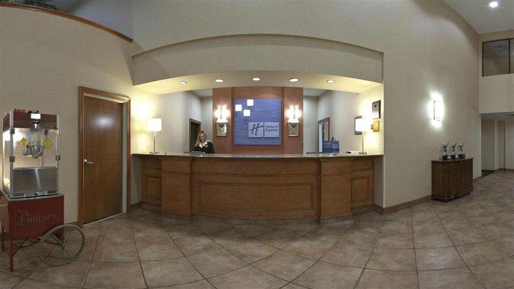 Holiday Inn Express Hotel & Suites Forest By Ihg Exterior foto